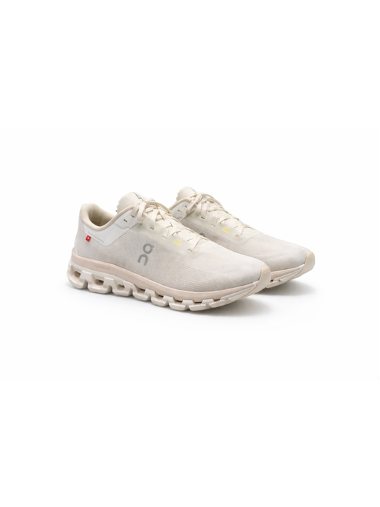 On Shoes - On Running Cloudflow Women’s 8.5 White Running Shoes Lace Up Athletic